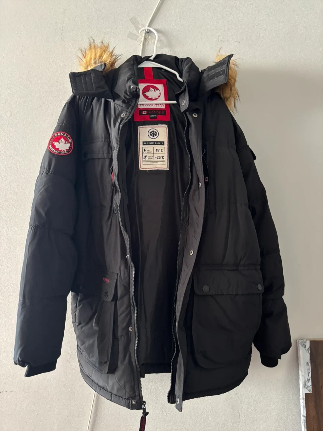 Canada Weathergear XL Black Puffer Jacket image indicator(2)