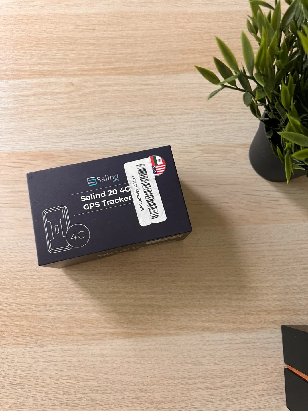 Salind 20 4G GPS Tracker - New in Box! thumbnail