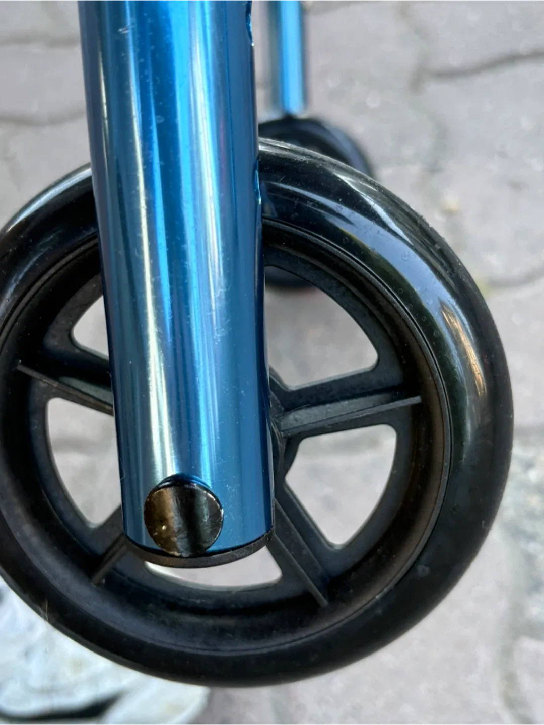 Hugo Rollator Walker - Blue image indicator(5)