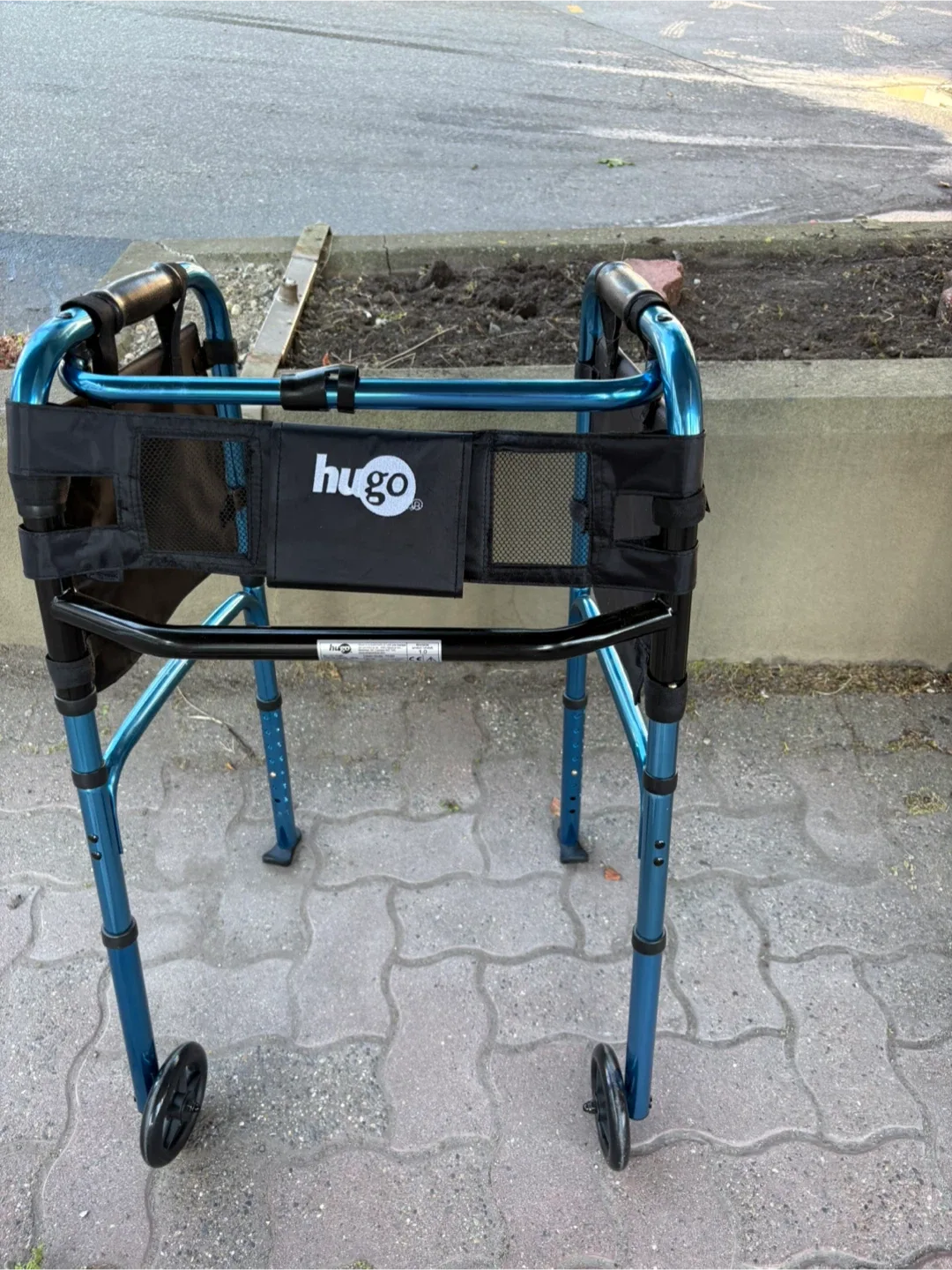 Hugo Rollator Walker - Blue image indicator(2)