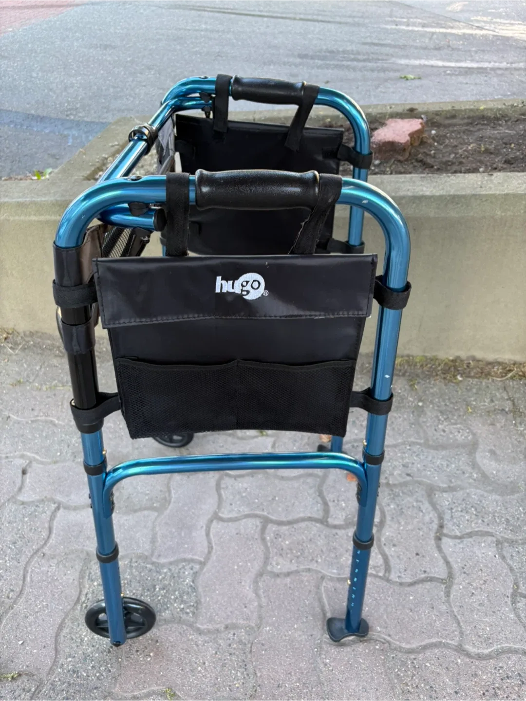 Hugo Rollator Walker - Blue image indicator(3)