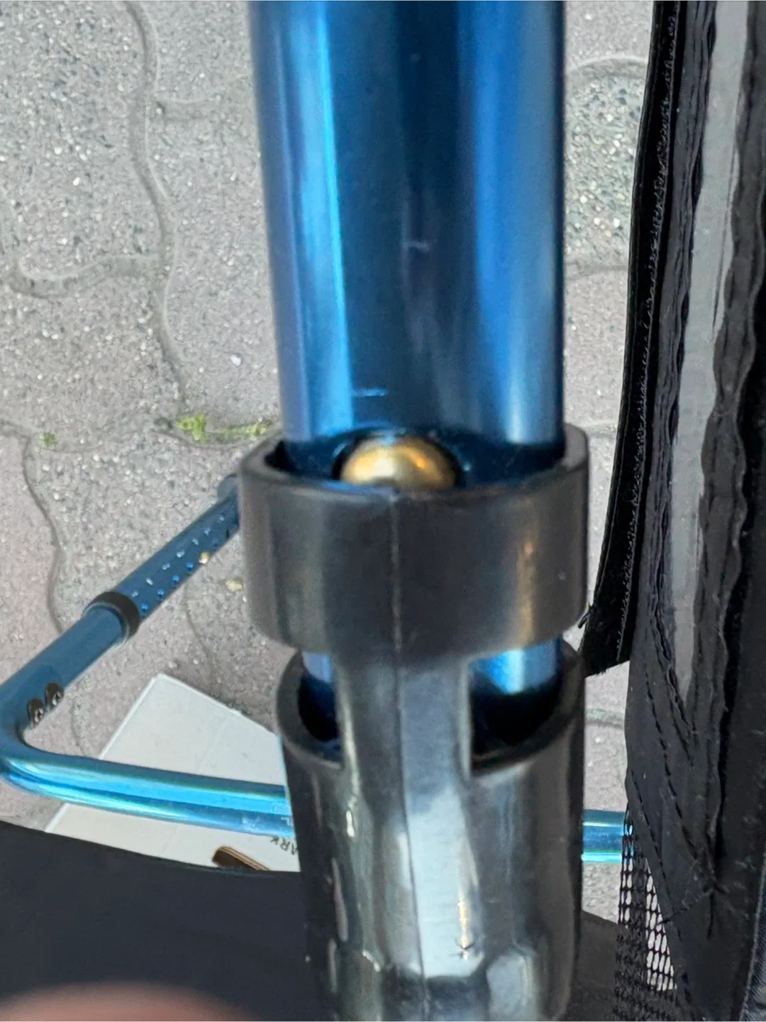 Hugo Rollator Walker - Blue image indicator(7)