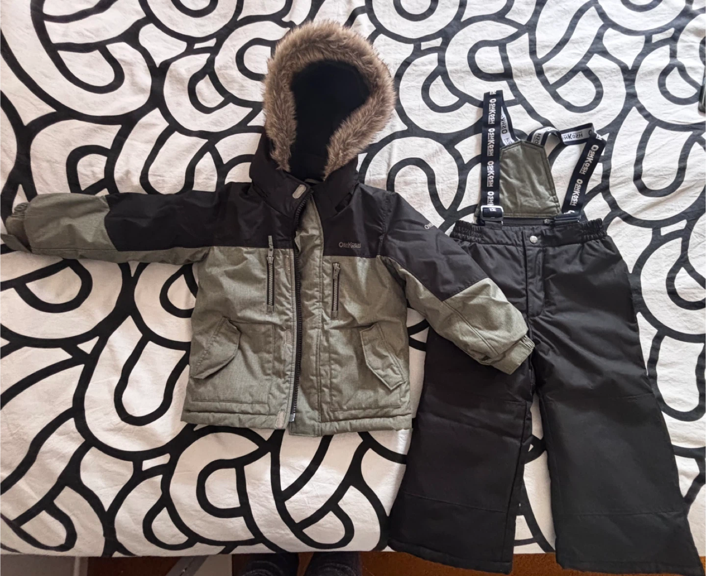 OshKosh B'gosh Snowsuit - Size 4
