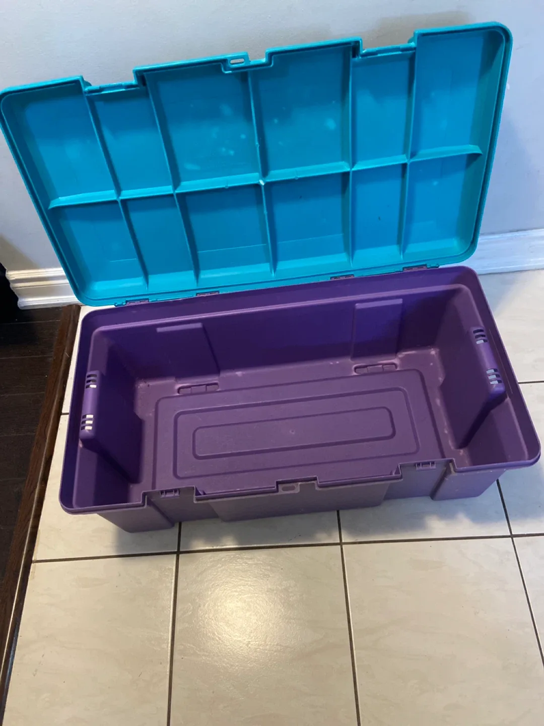Rubbermaid Storage Box - Teal & Purple image indicator(2)