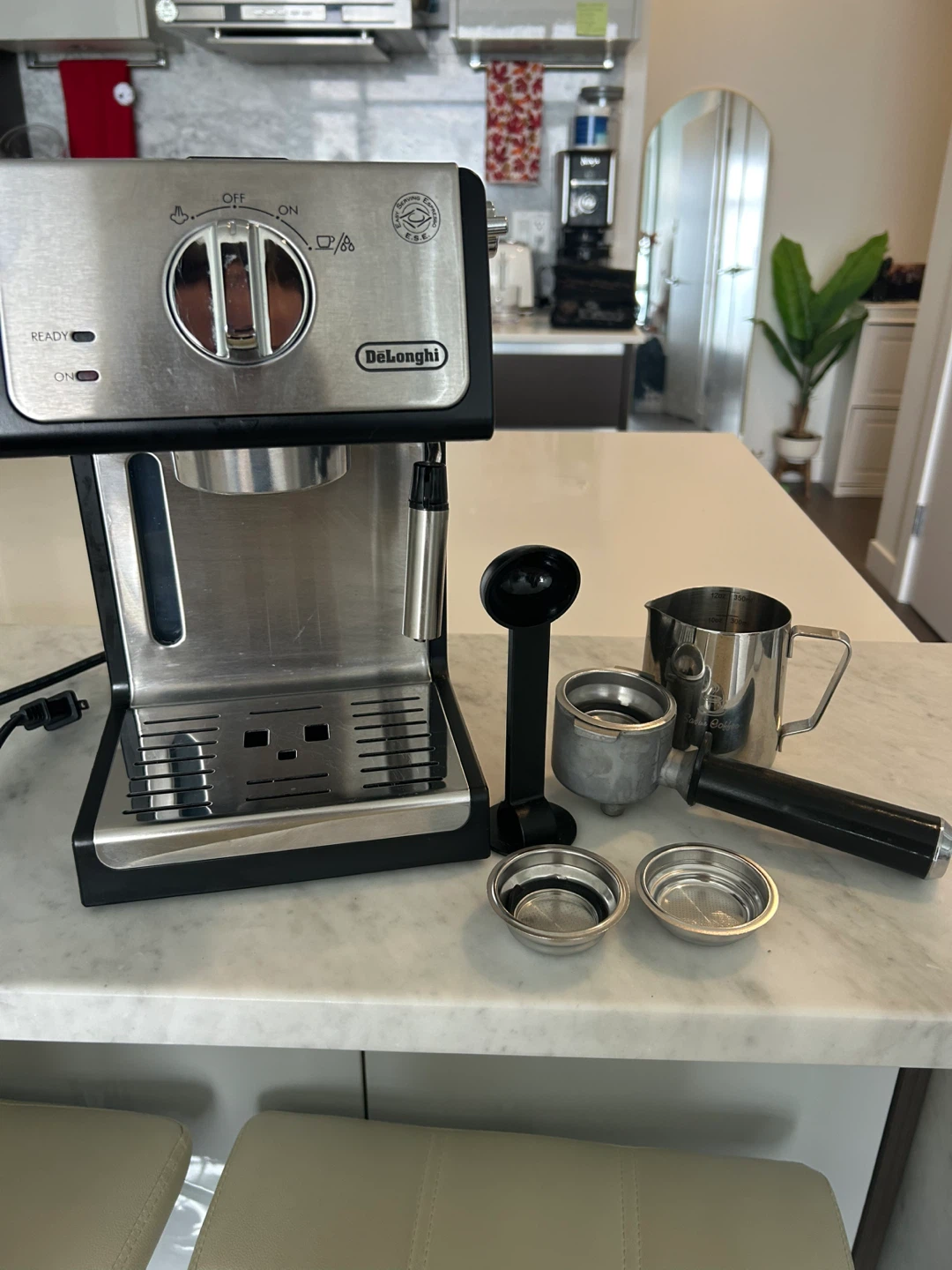 Barely-Use De'Longhi Espresso Machine with Milk Frother - photo 3