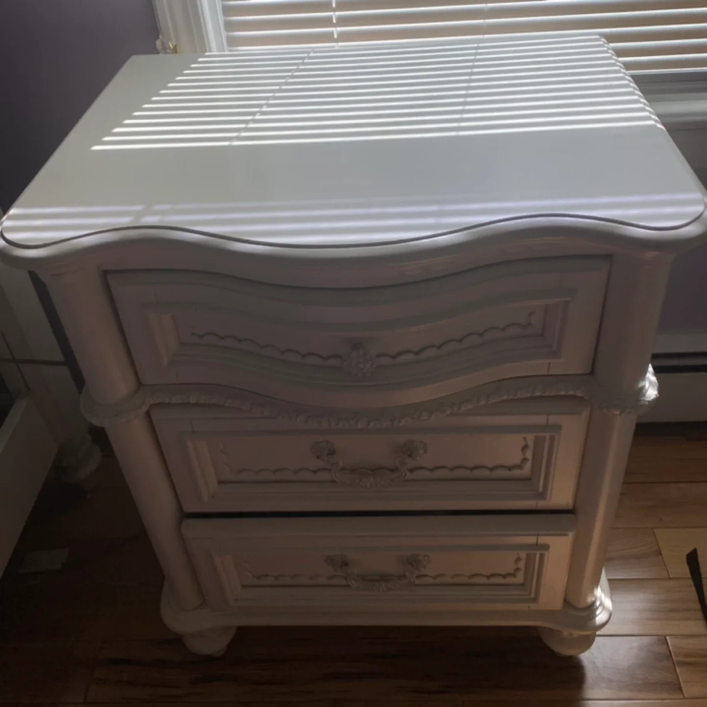 White 3-Drawer Nightstand image indicator(2)