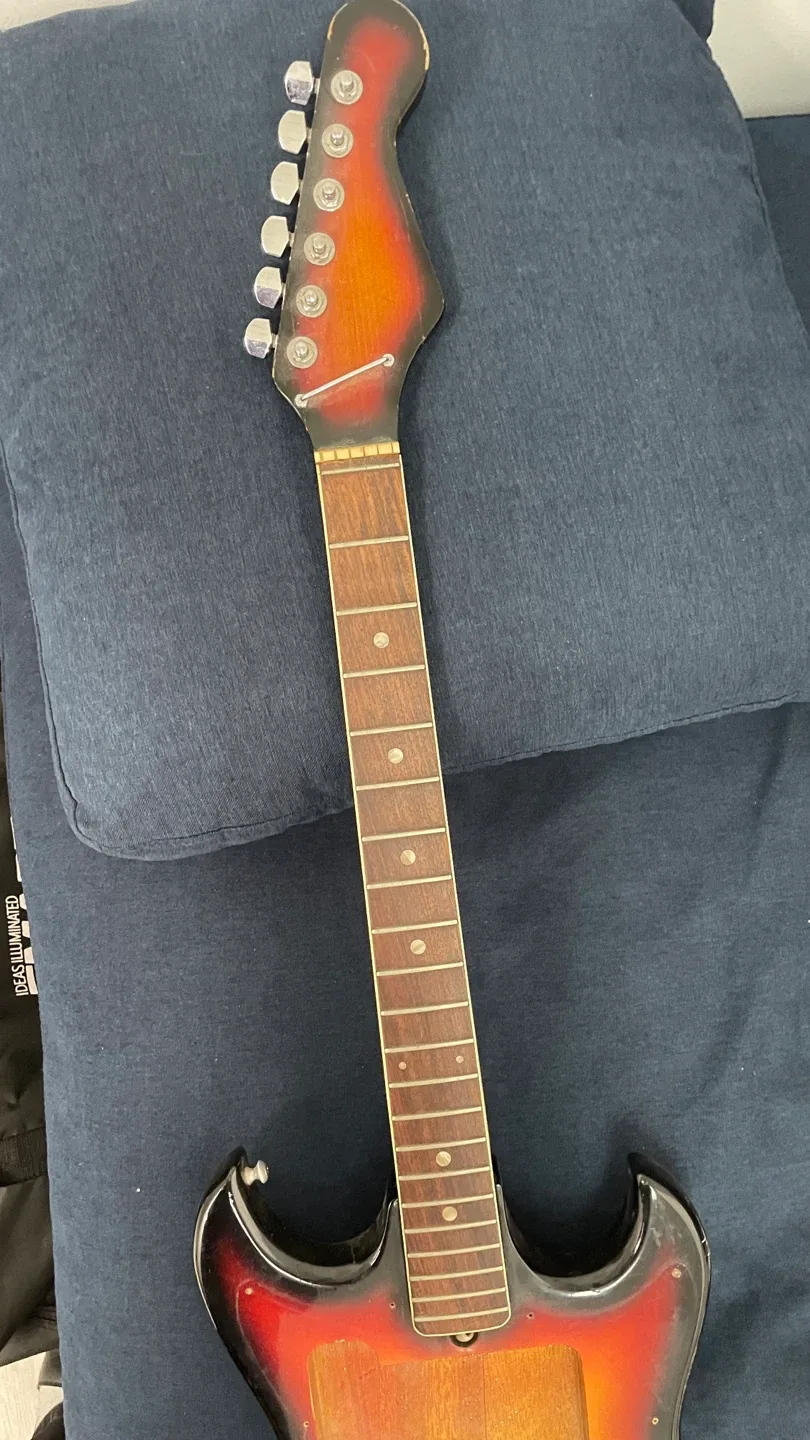 Vintage Sunburst Electric Guitar - Project image indicator(2)