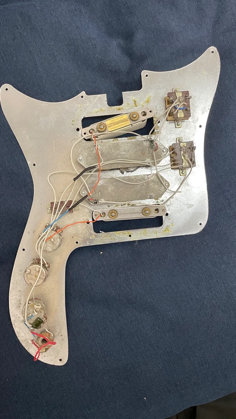 Vintage Sunburst Electric Guitar - Project image indicator(6)