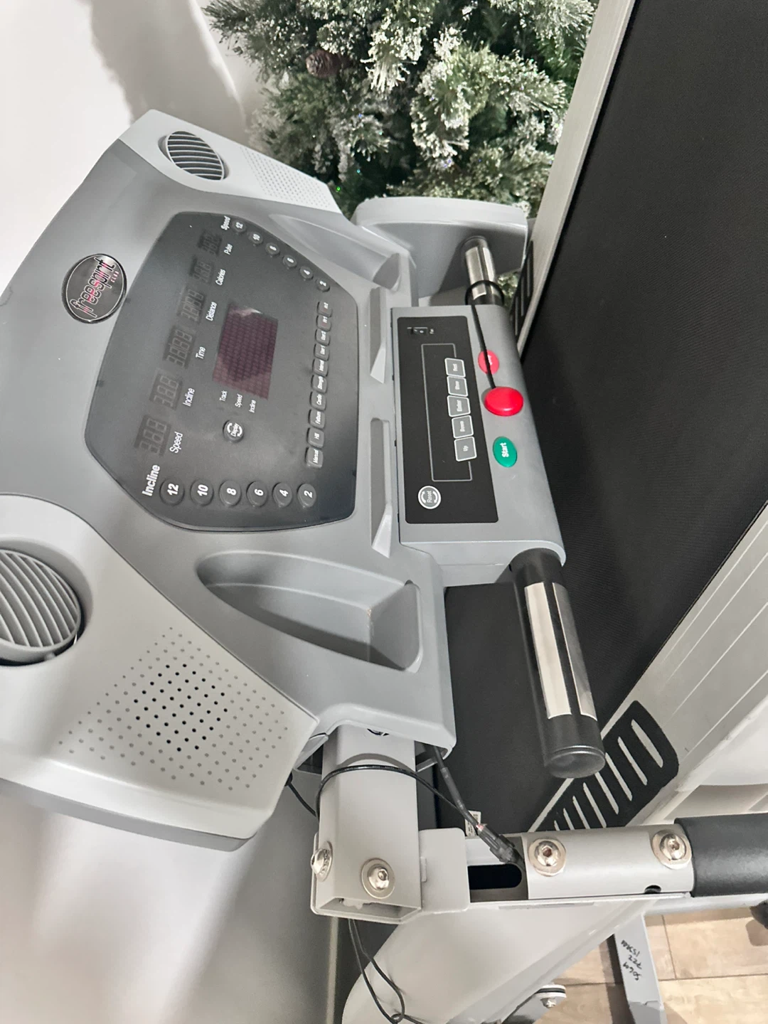Life Fitness treadmill - photo 2