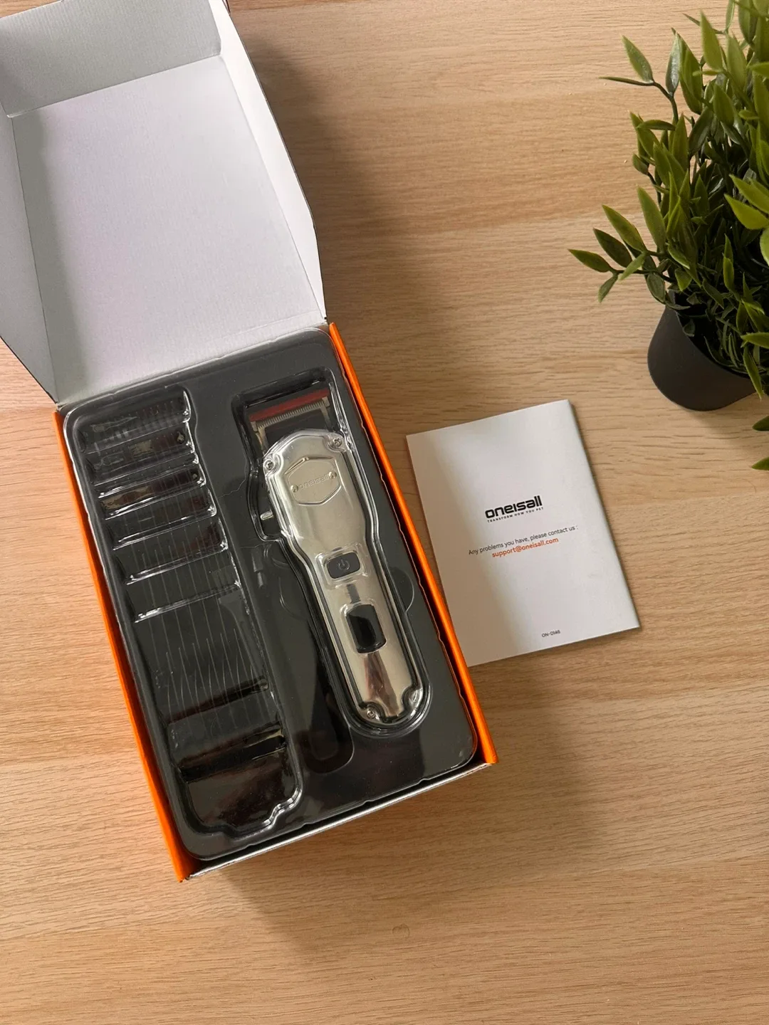 Oneisall Pet Hair Clipper Kit - New in Box! thumbnail