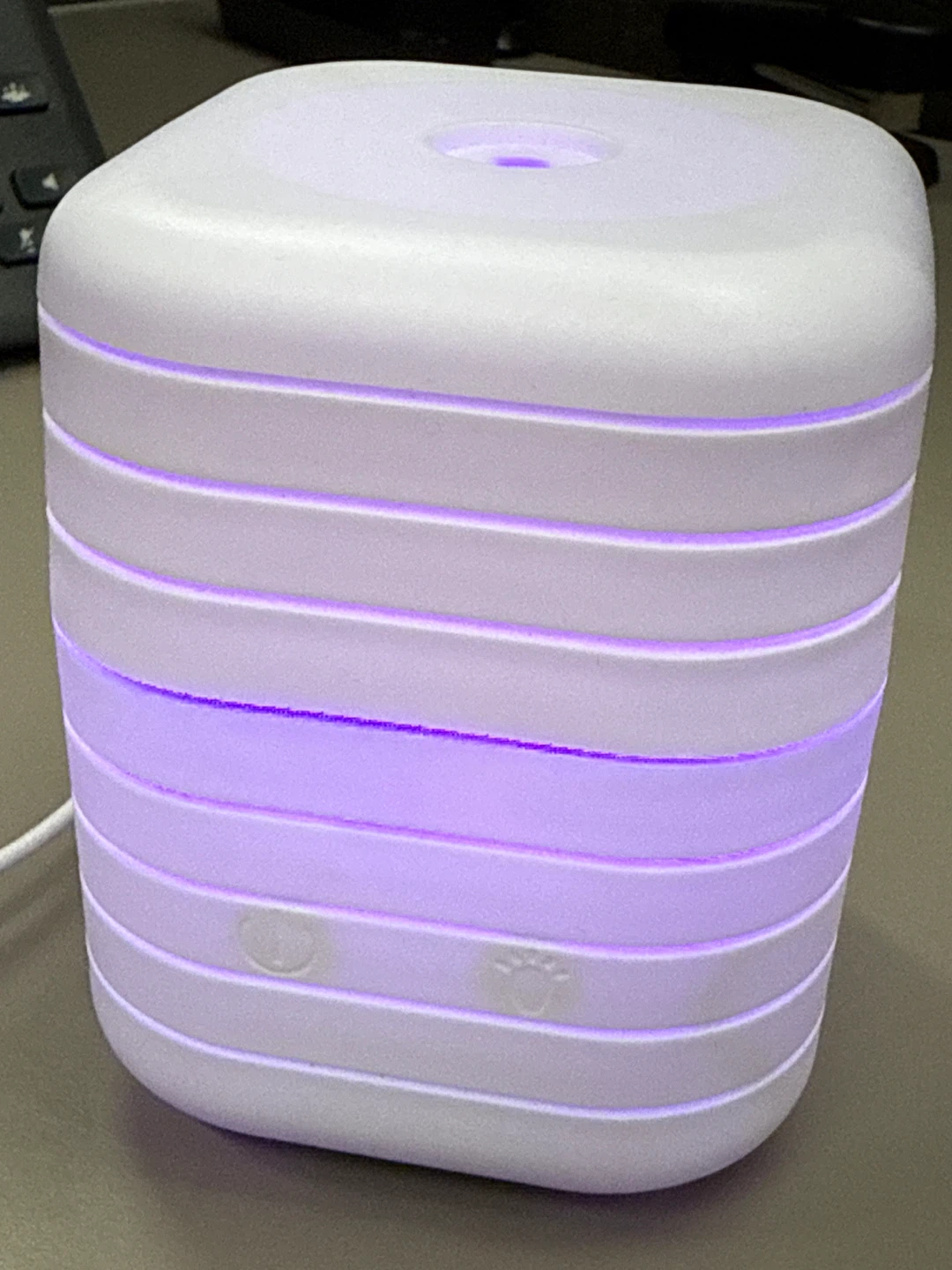 Aroma Diffuser with Color Changing Lights - photo 3