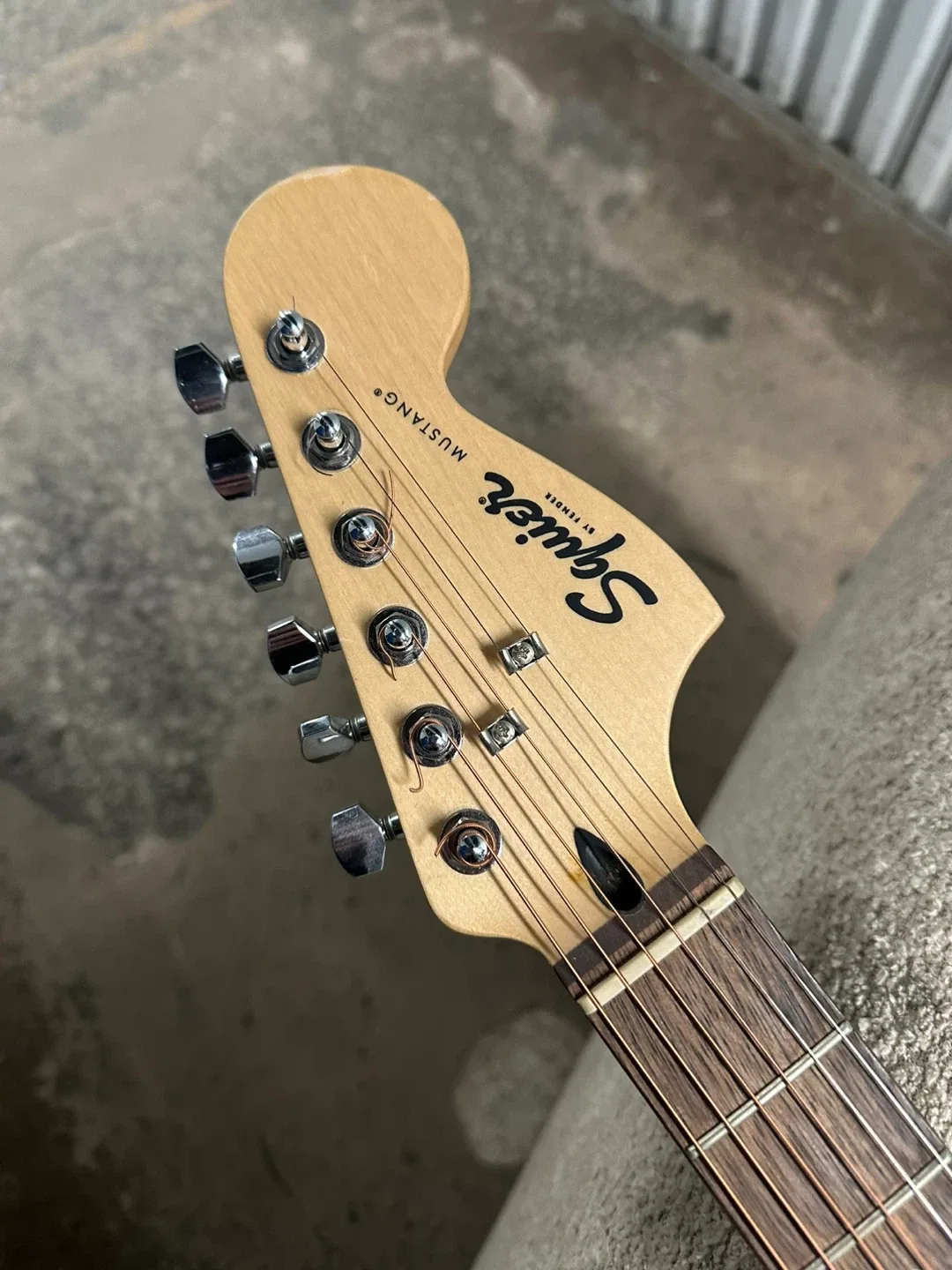 Squier Mustang Electric Guitar - Blue image indicator(4)