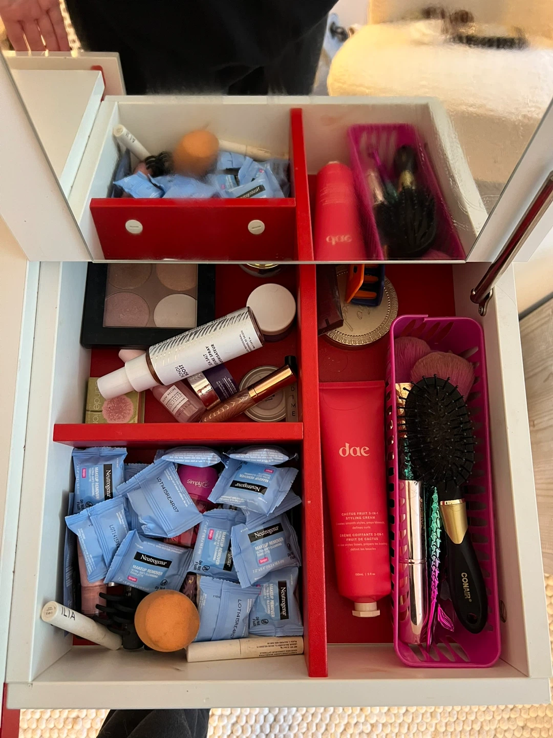 IKEA Makeup Vanity Table - White - photo 4