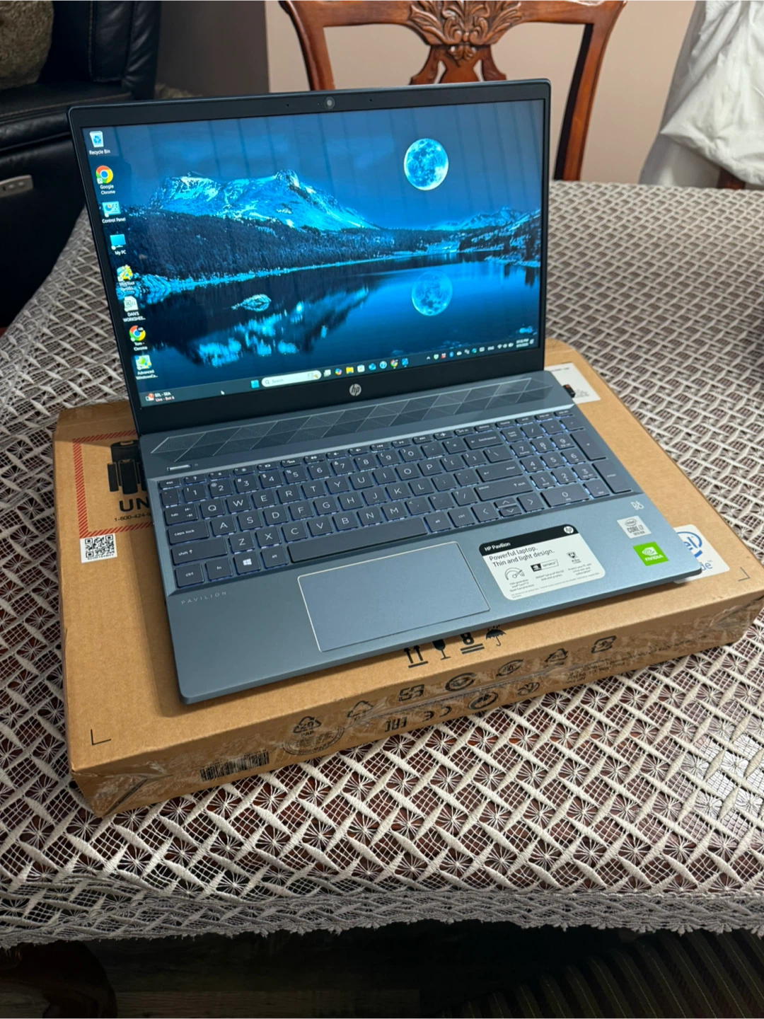 Hp Pavilion 15-cs3073cl 15.6"  Intel i7 1.30Ghz 16GB 1TB