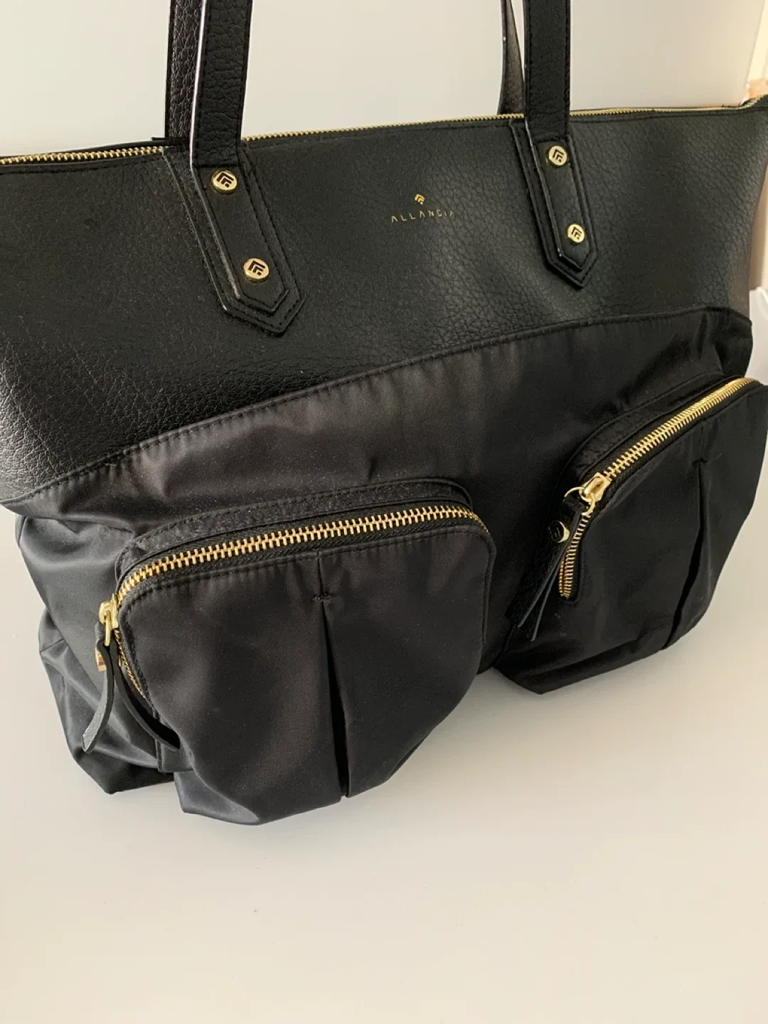 Allancia Black Tote Bag image indicator(3)