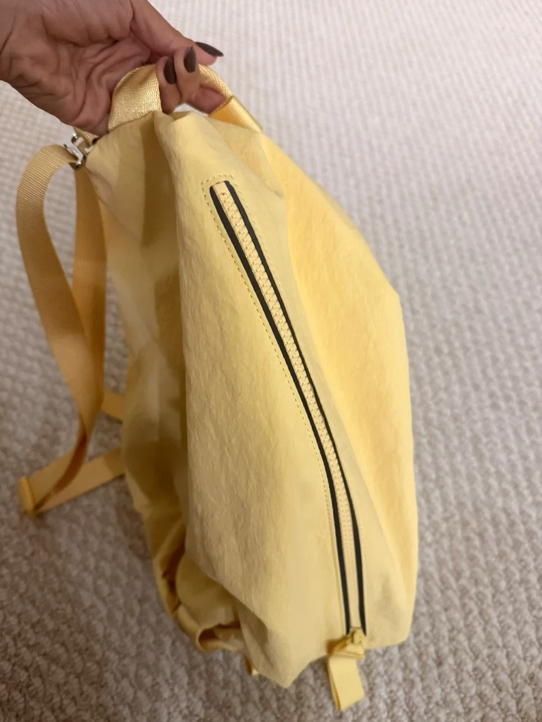 Lululemon Butter Yellow Fast Track Bag image indicator(4)
