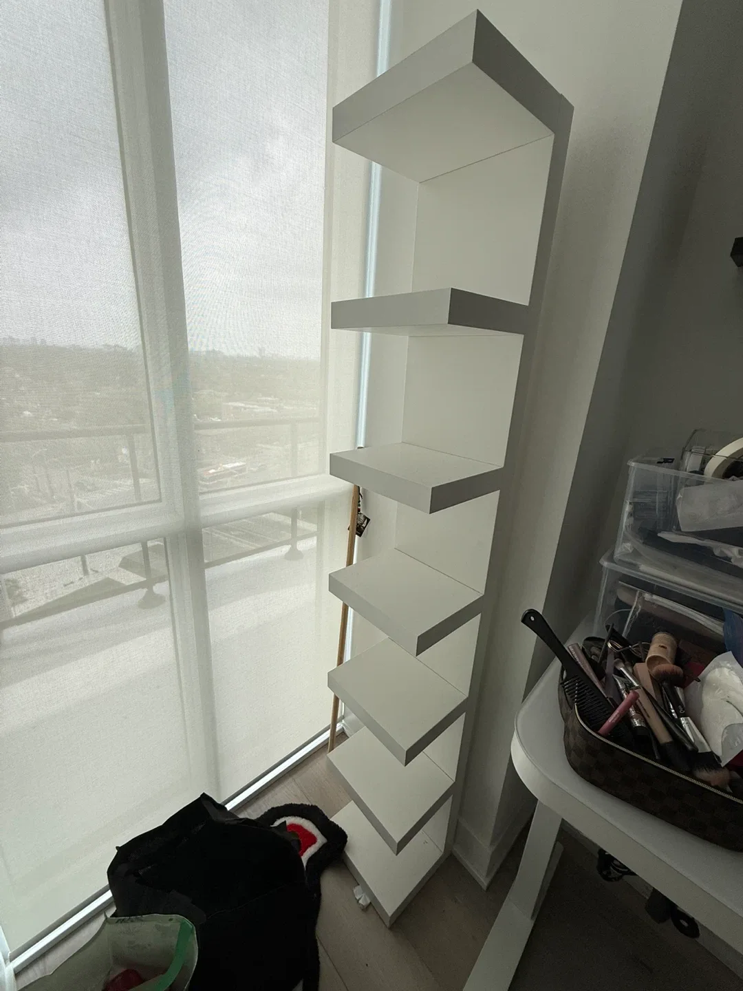 White Wall Shelf image indicator(2)