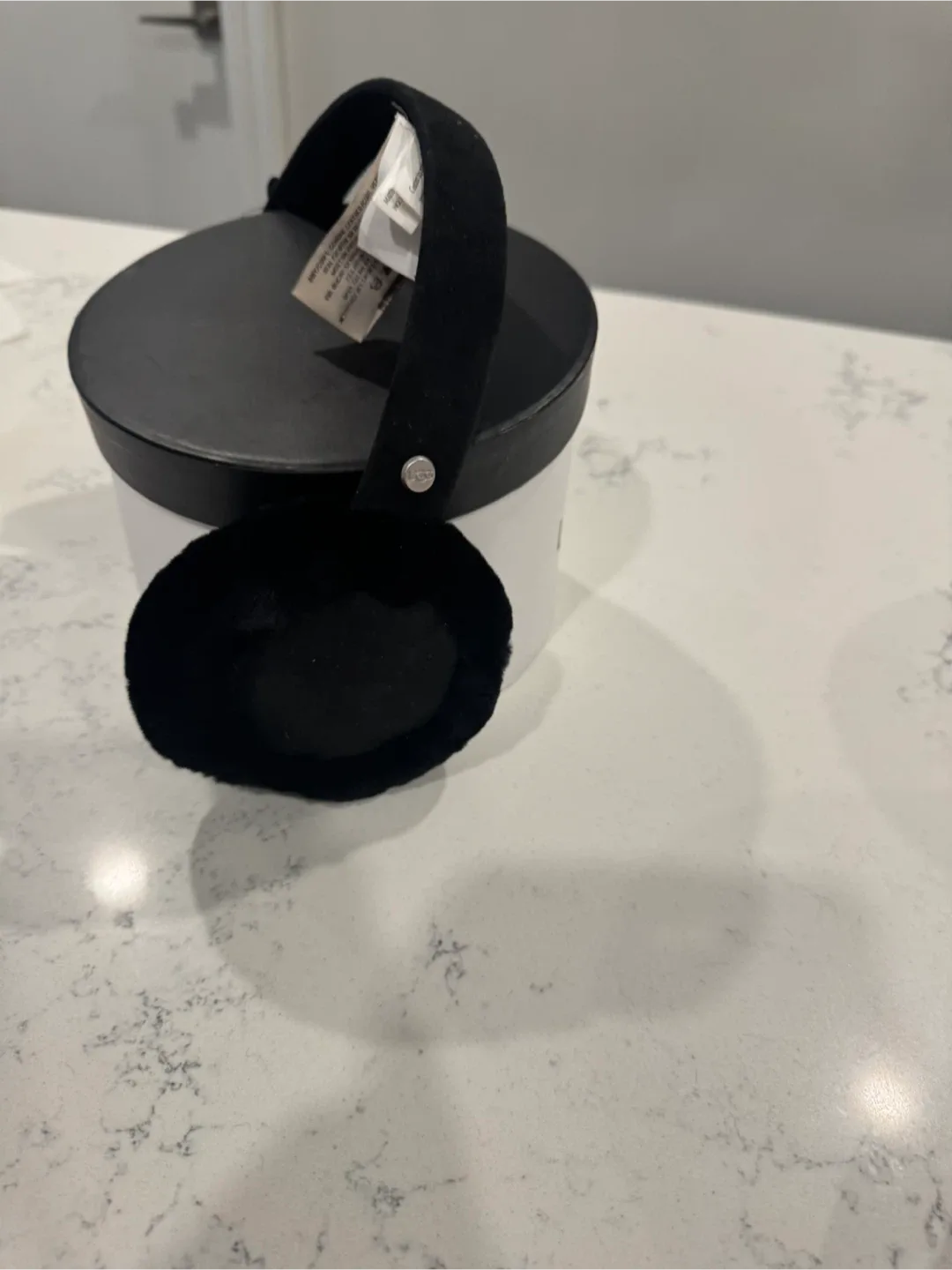 UGG Earmuffs - Black - One Size image indicator(3)