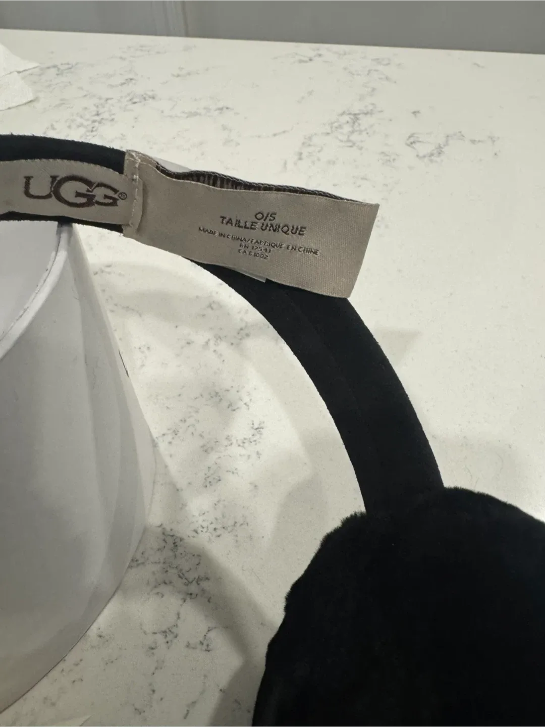 UGG Earmuffs - Black - One Size image indicator(5)