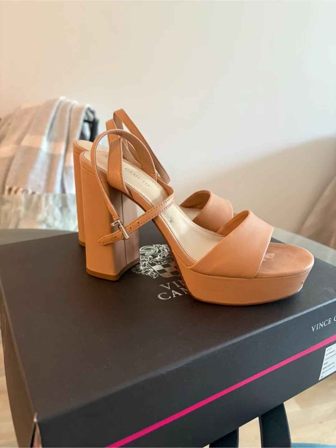 Vince Camuto VC-Pendry Sandstone Heels - Size 7 image indicator(6)