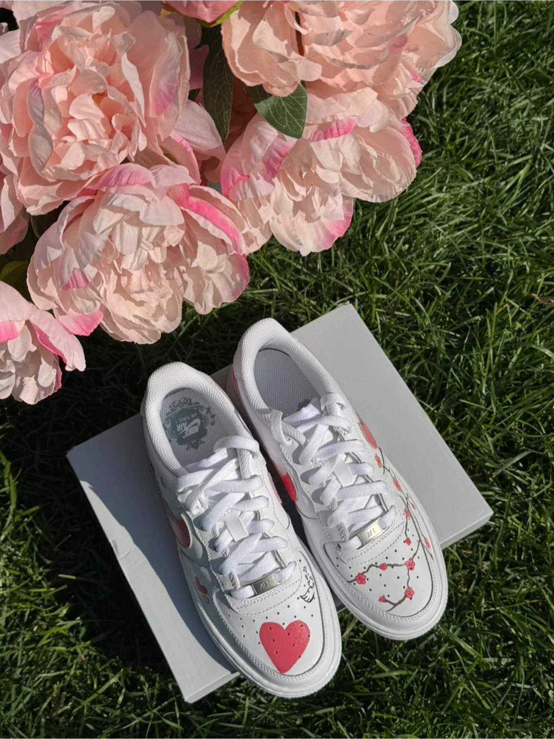 Custom Nike Air Force 1 & Matching Bag image indicator(7)