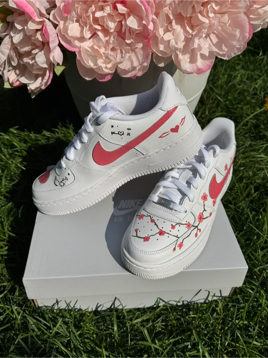 Custom Nike Air Force 1 & Matching Bag image indicator(8)