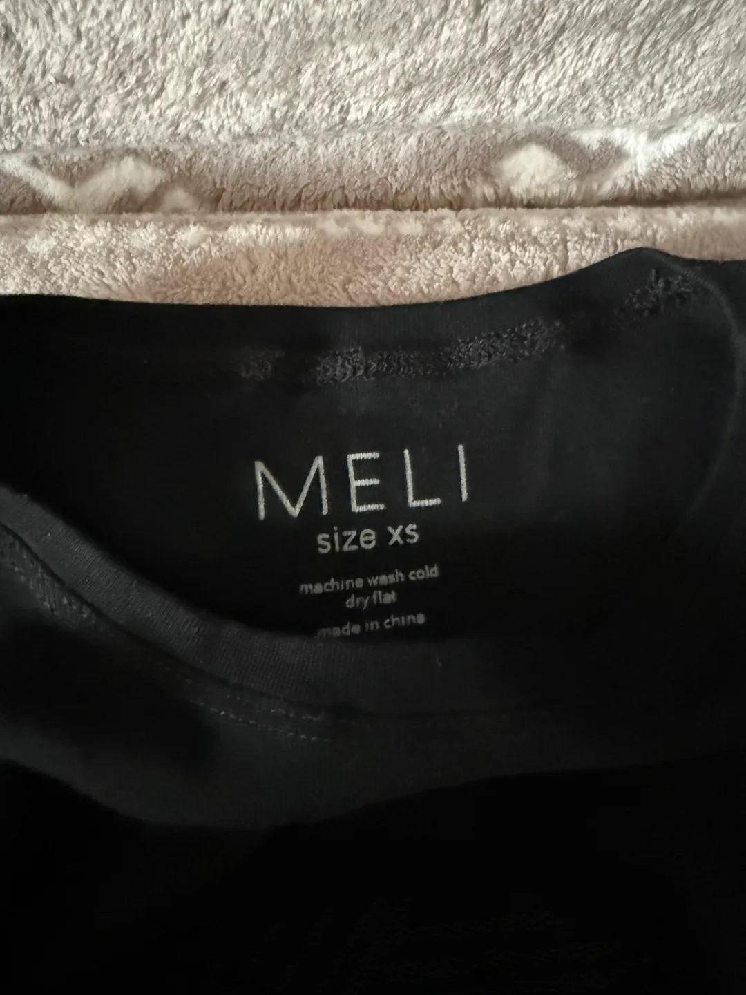 ST5. Women longsleeve Bundle image indicator(2)