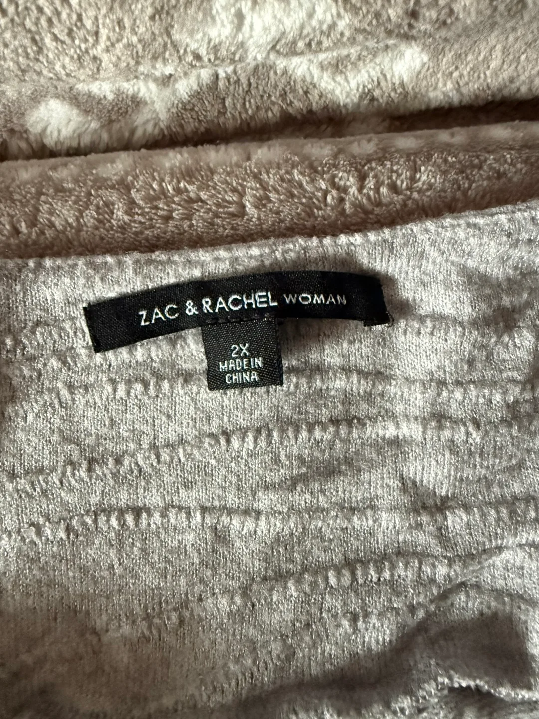 T5. Zac & Rachel Woman Top - Size 2X image indicator(2)