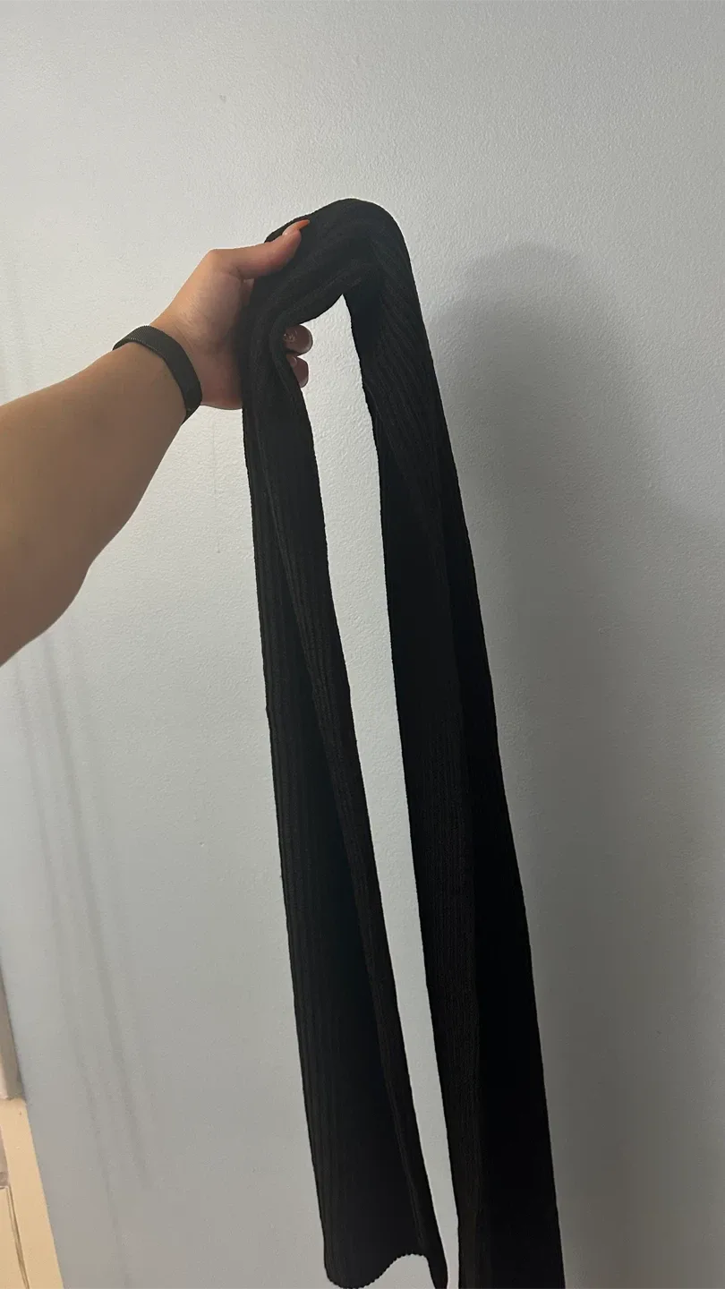 Roots Scarf Black thumbnail