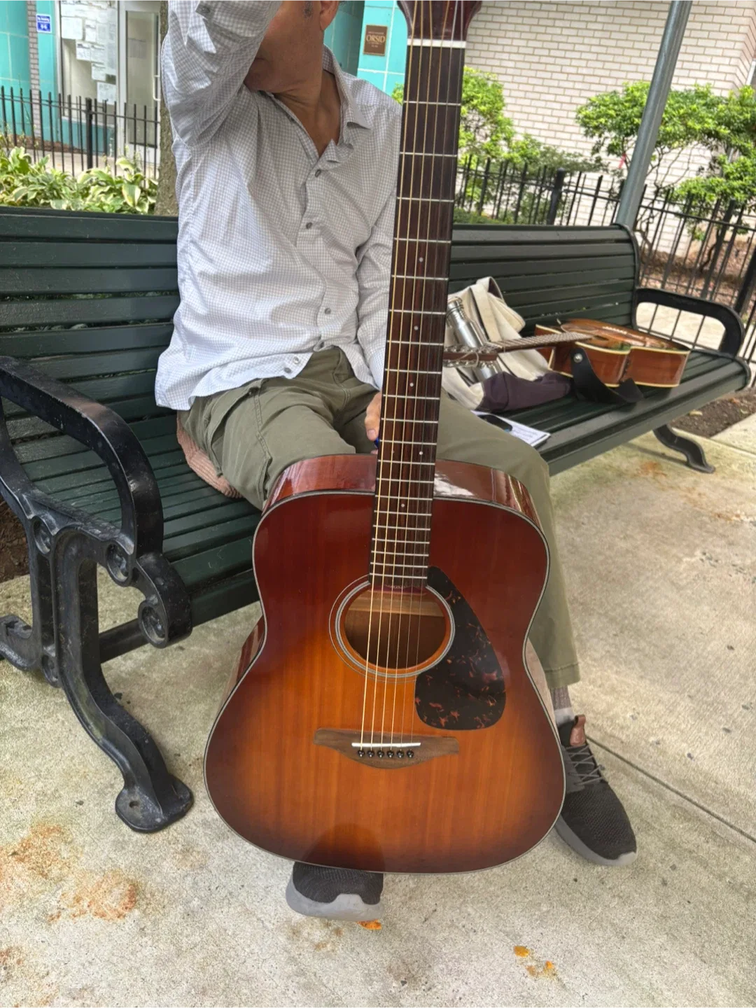 Yamaha FG700S Acoustic Guitar image indicator(2)