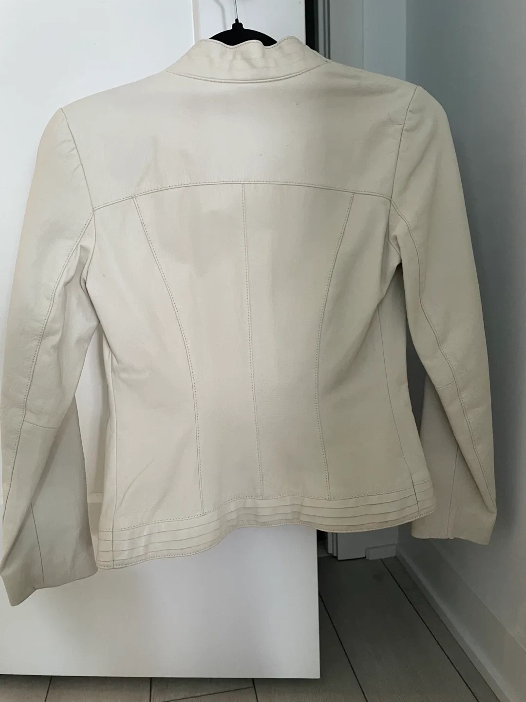 Danier Leather Jacket - Size 3XS image indicator(2)