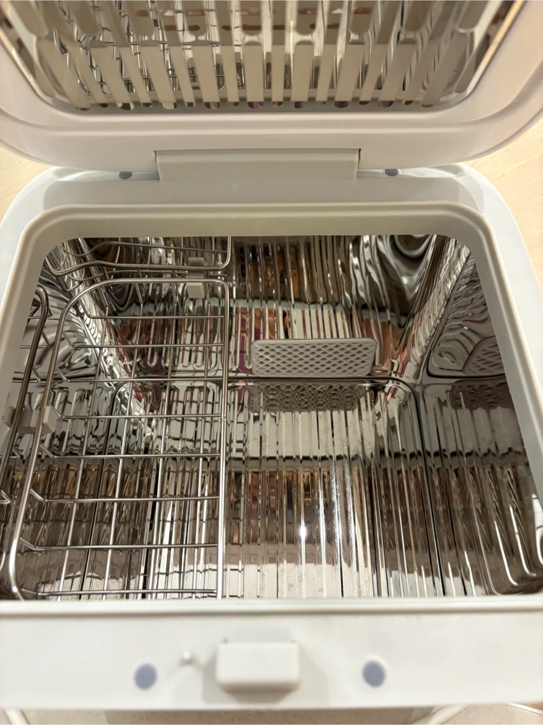 In very good condition; Grownsy Baby Bottle Sterilizer and Dryer - photo 4