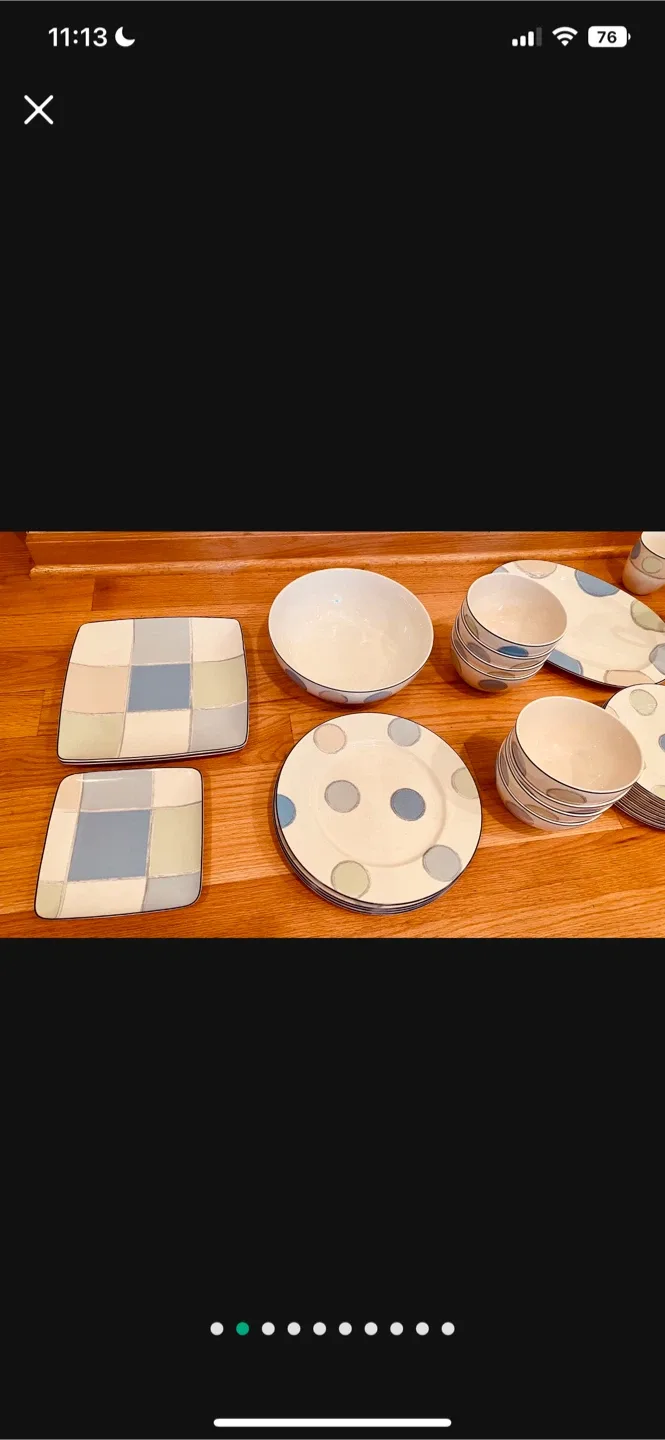Blue Polka Dot Dinnerware Set image indicator(2)
