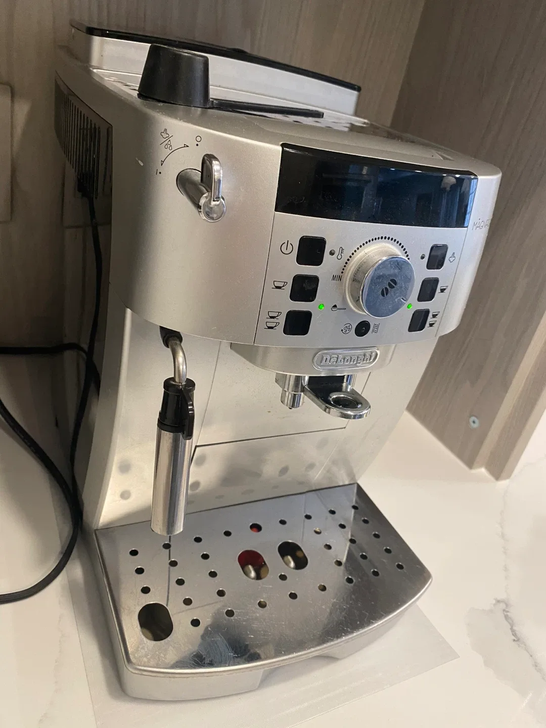 DeLonghi Magnifica XS Espresso Machine image indicator(7)