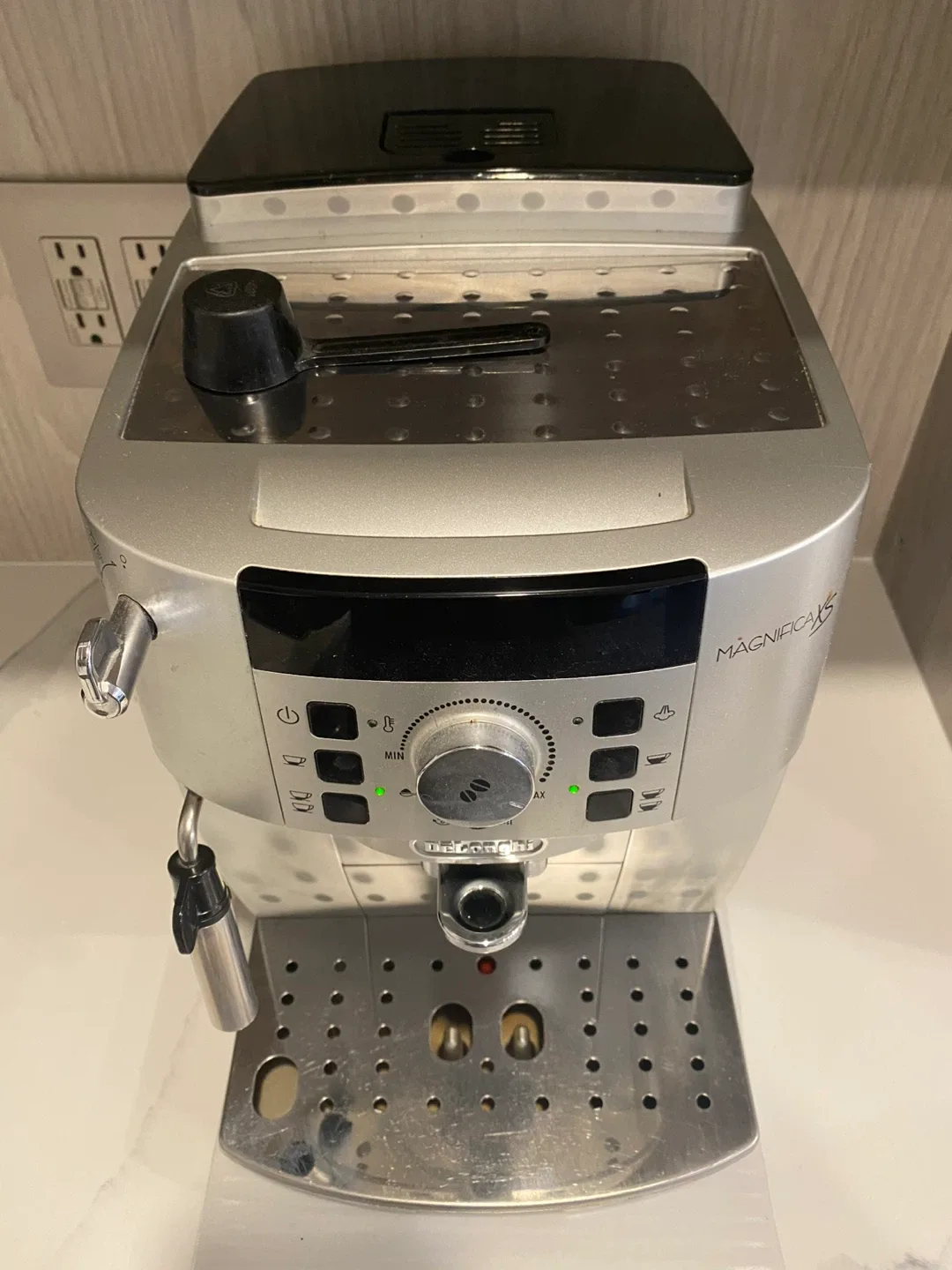 DeLonghi Magnifica XS Espresso Machine image indicator(4)