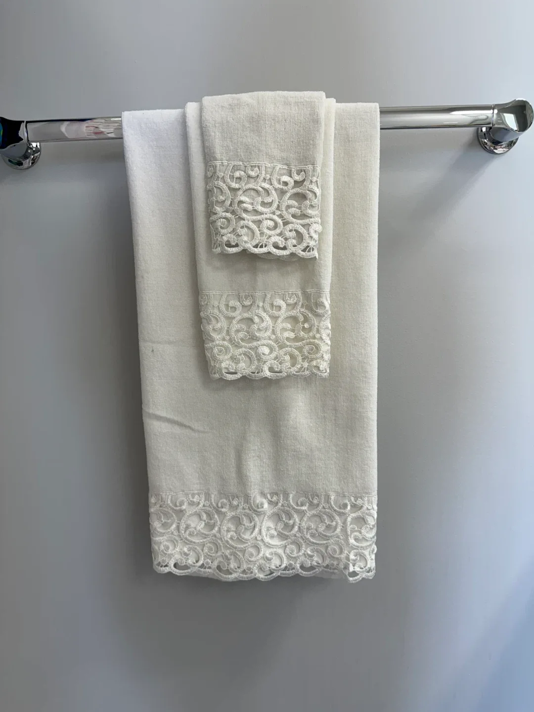 Lace Trimmed Bath Towel Set - 3 Piece