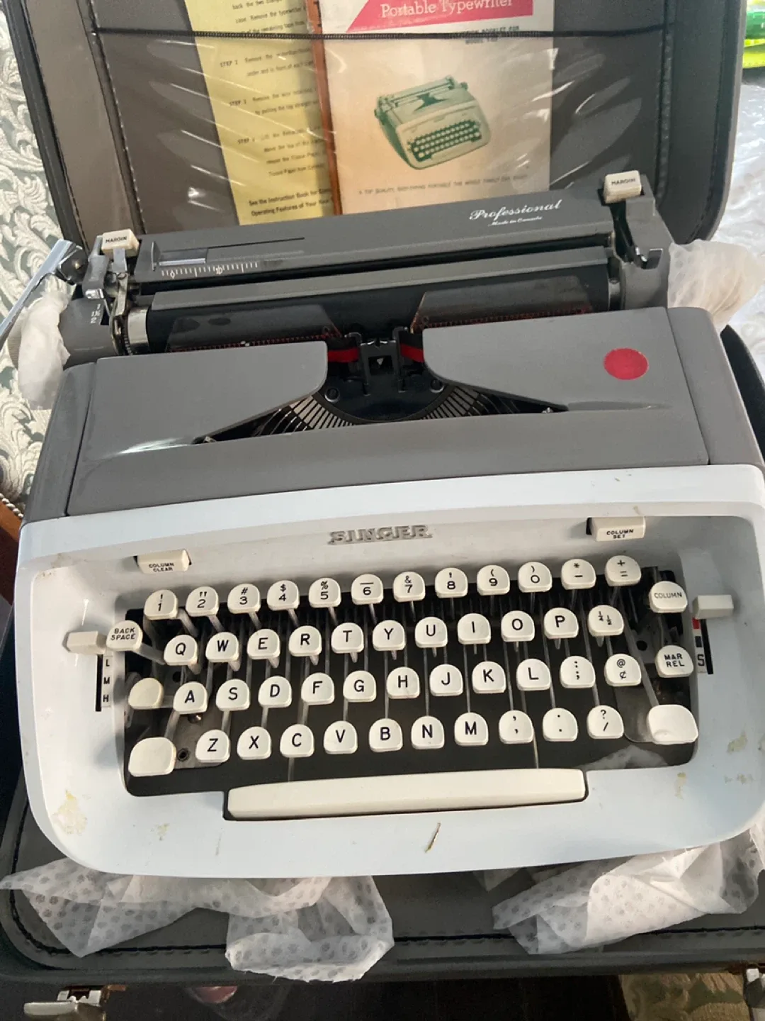 Singer Professional Portable Typewriter image indicator(5)