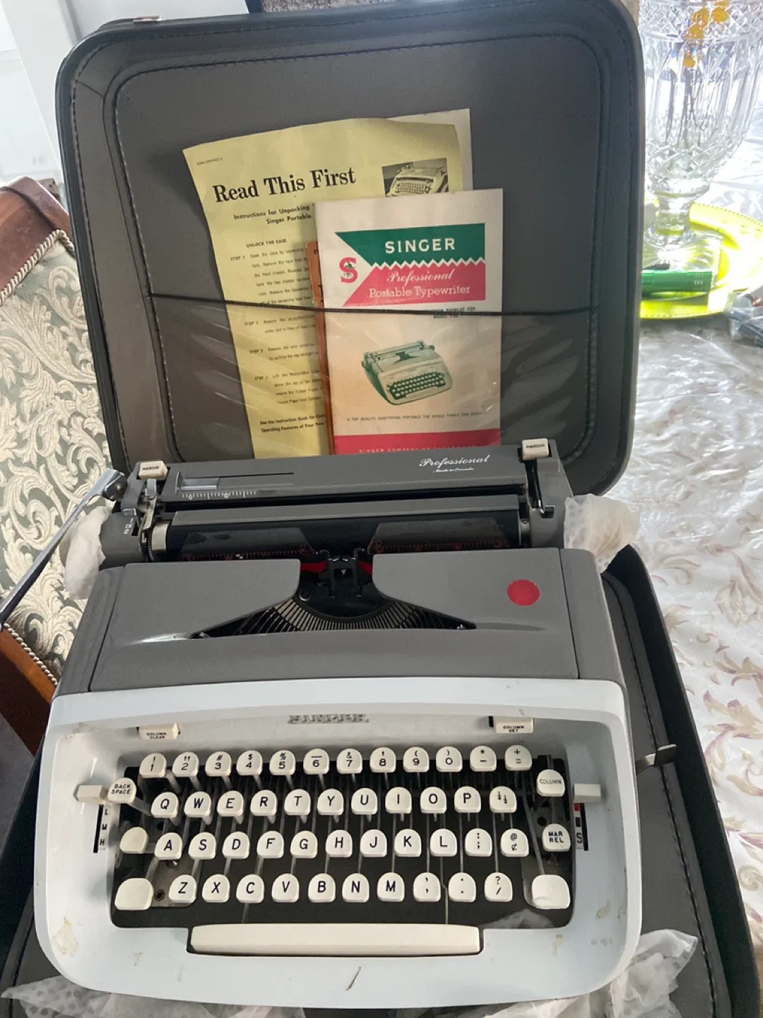 Singer Professional Portable Typewriter image indicator(2)