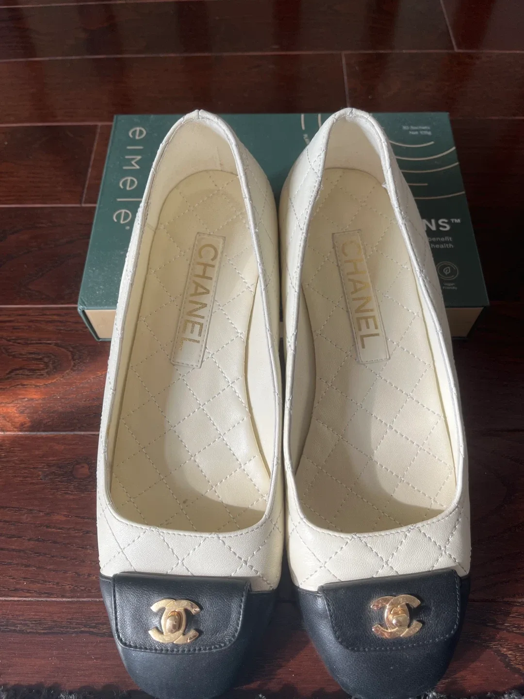 Chanel Ballet Flats - Ivory & Black Size 235 image indicator(4)