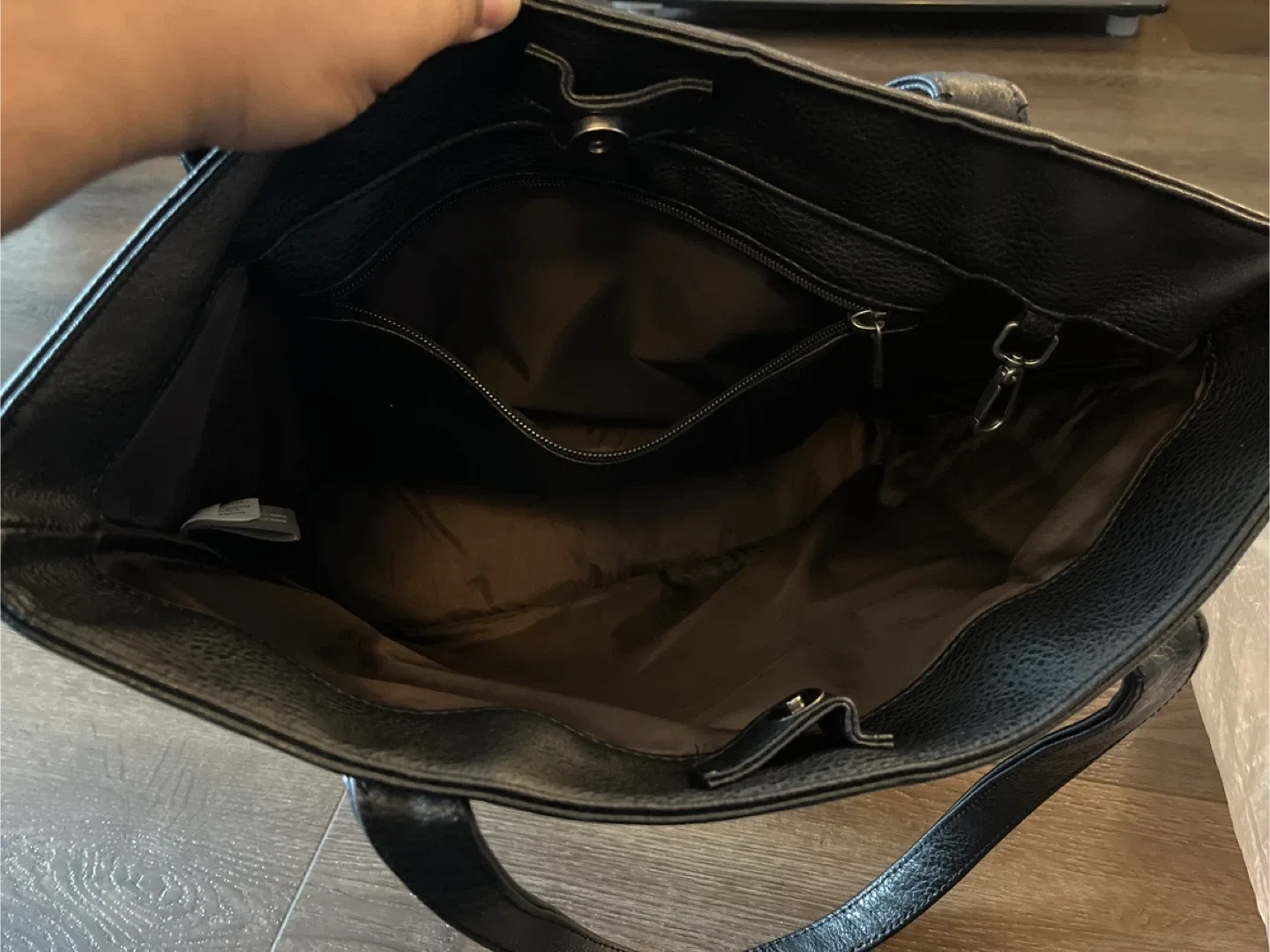 Matt & Nat Black Tote Bag image indicator(3)