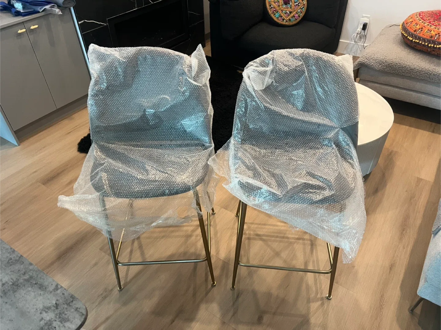 Set of 2 New Grey Velvet Bar Stools image indicator(3)