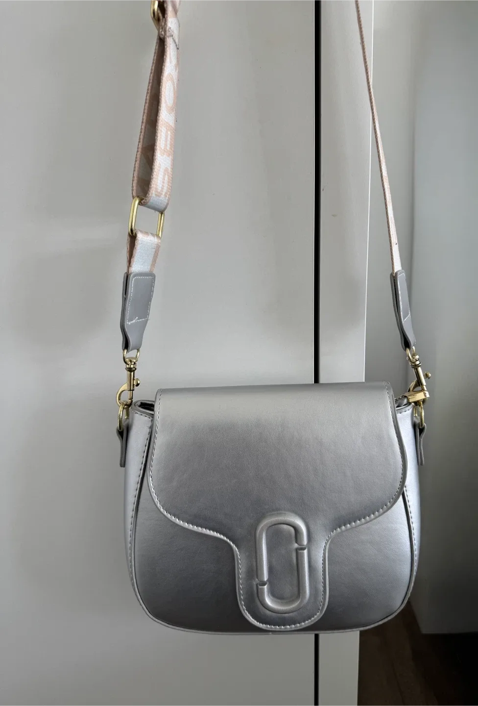 Marc Jacobs Metallic Silver Crossbody Bag image indicator(2)
