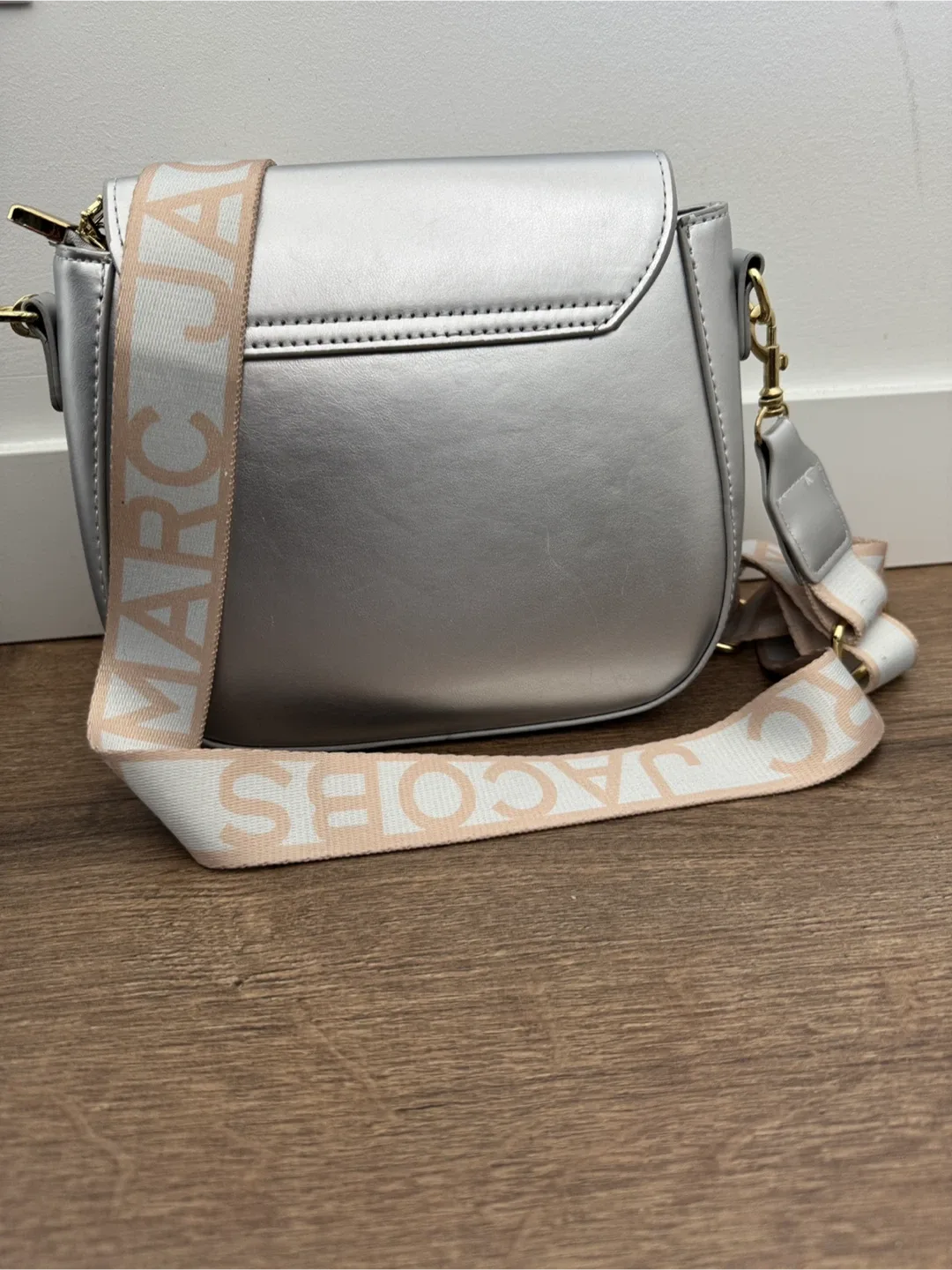 Marc Jacobs Metallic Silver Crossbody Bag image indicator(6)