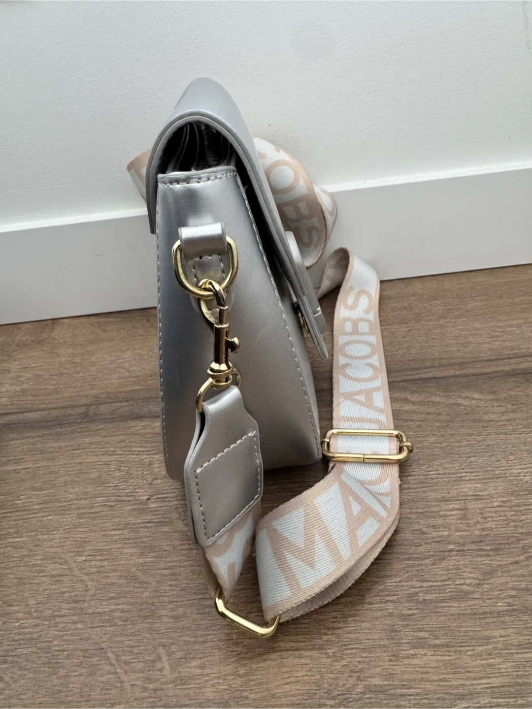 Marc Jacobs Metallic Silver Crossbody Bag image indicator(4)