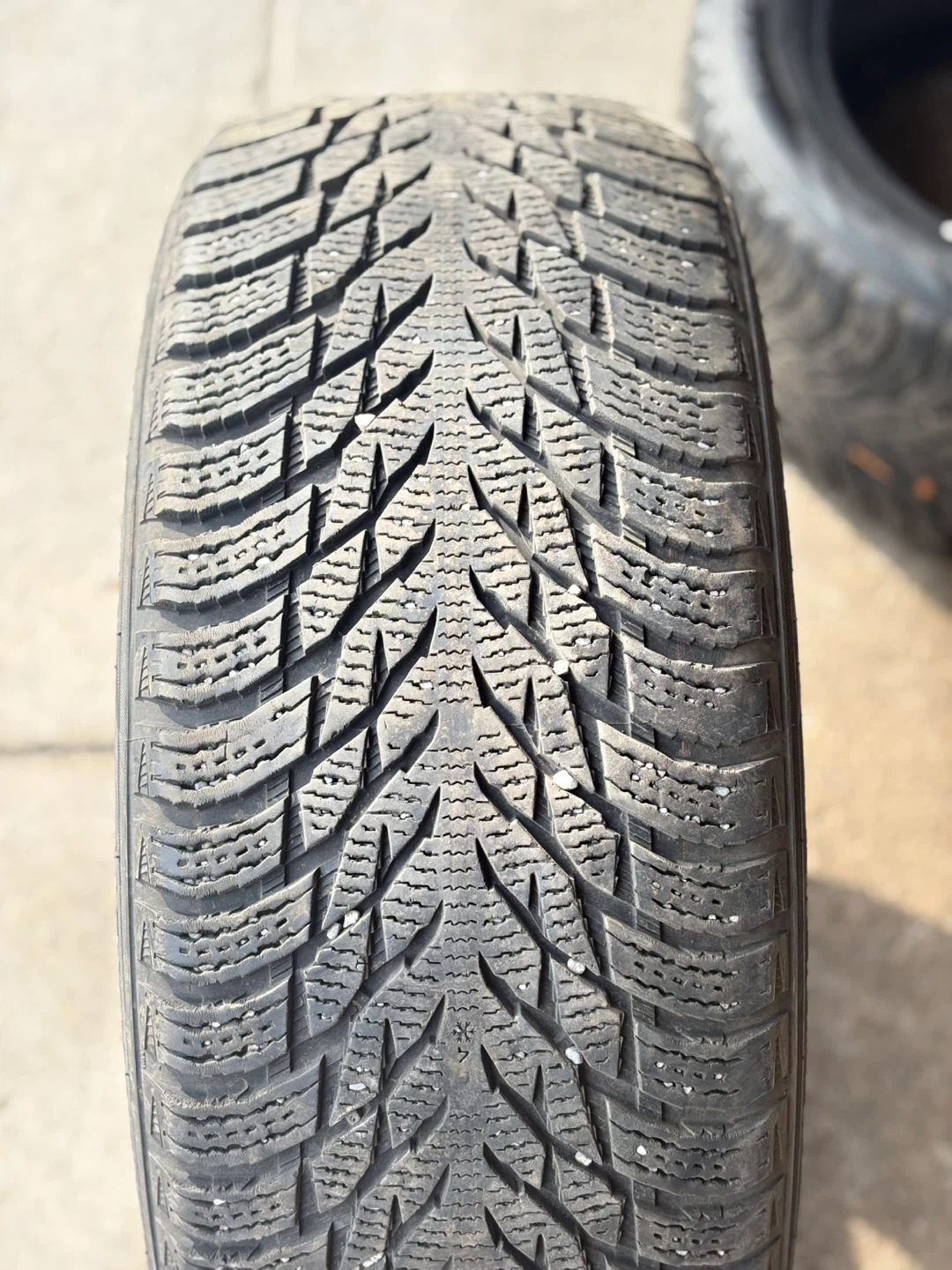 Nokian Hakkapeliitta R3 225/50R17 Winter Tires - photo 3