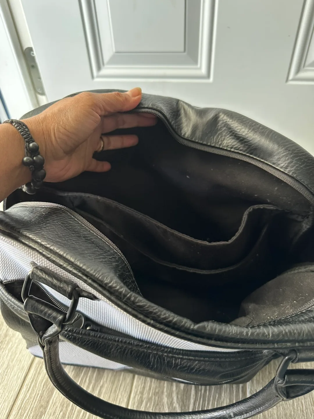 Puma Black & White Leather Tote Bag image indicator(5)