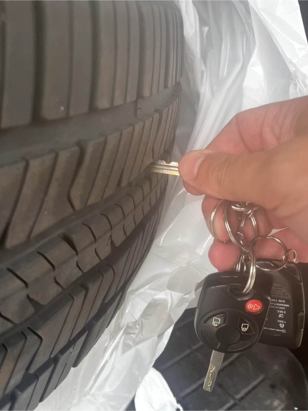 All-Season (4)Tires - 235/50R18 image indicator(6)