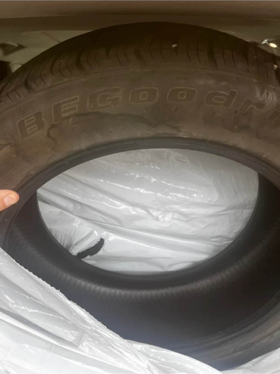 All-Season (4)Tires - 235/50R18 image indicator(3)