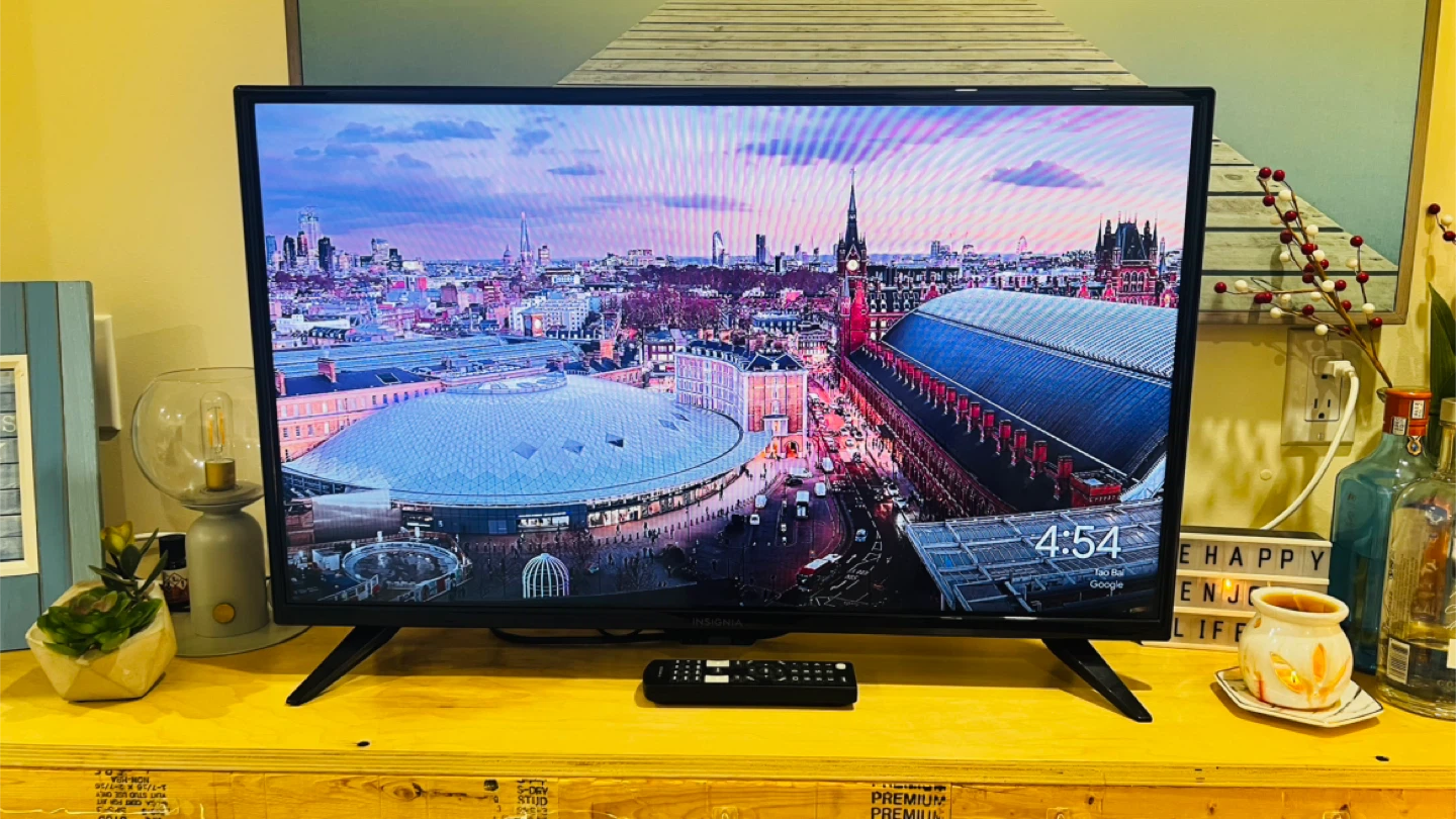 Insignia 32" LED TV