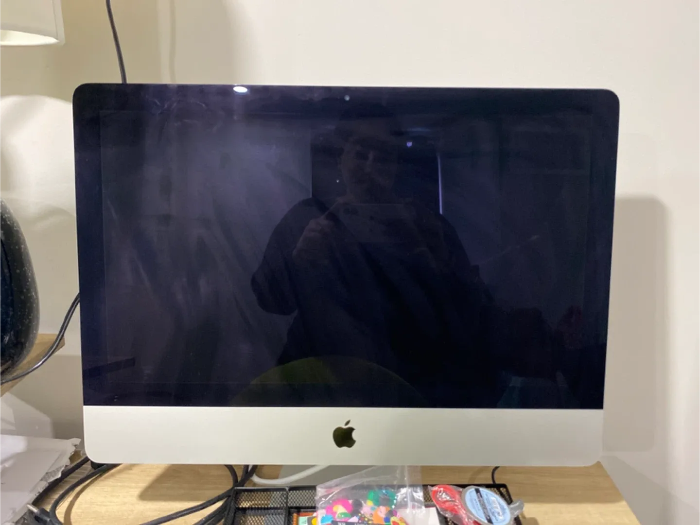 iMac 21.5 inch Late 2013 Desktop Computer image indicator(5)